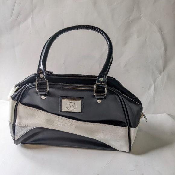 Vintage leather lululemon purse - Picture 4 of 5